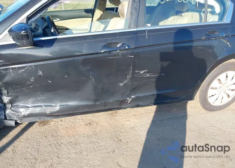 2011 Honda Accord 2.4 Lx z USA, uszkodzony, nr VIN 1HGCP2F39BA028688